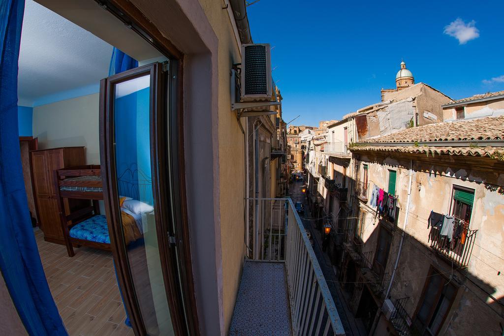 Umberto 33 Bed and Breakfast Piazza Armerina Rum bild