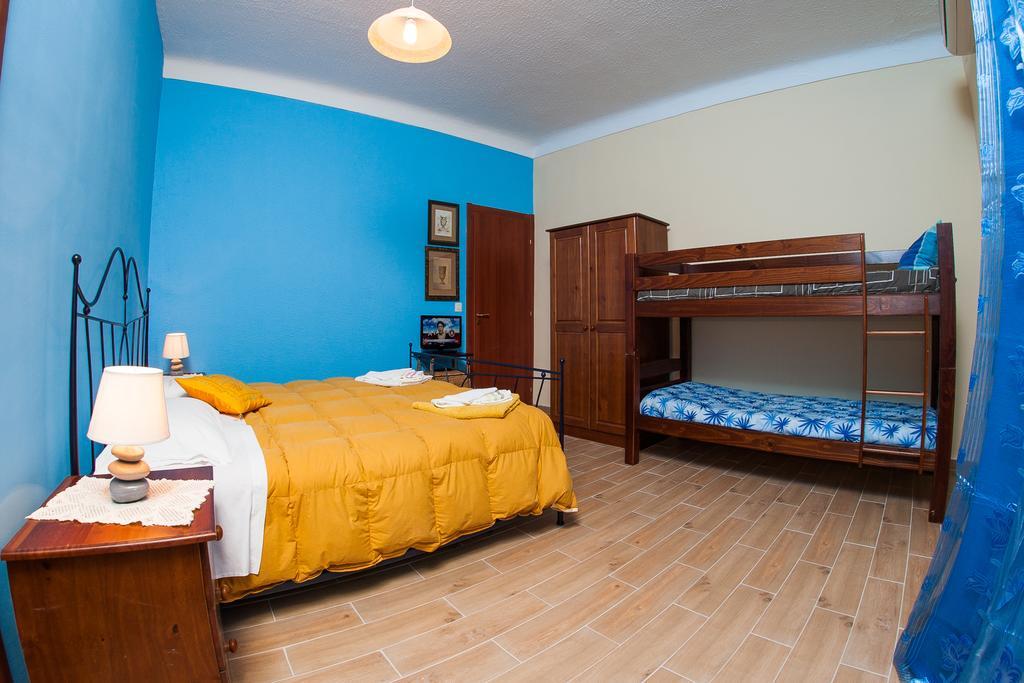 Umberto 33 Bed and Breakfast Piazza Armerina Rum bild